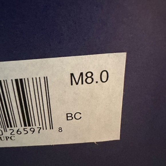 Stuart Weitzman Brick Red/Ruby Red Patent Leather Pumps - Picture 2 of 11